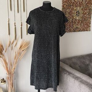 Grungy and super stylish little black dress